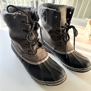 Sorel duck boots size 10